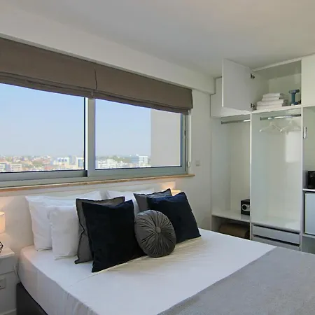 Phaedrus Living: Luxury 501