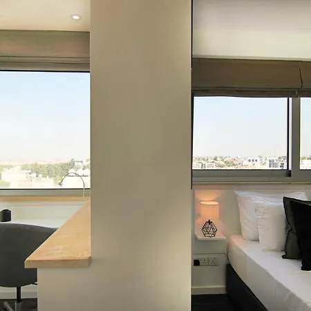 Phaedrus Living: Luxury 501 Apartament